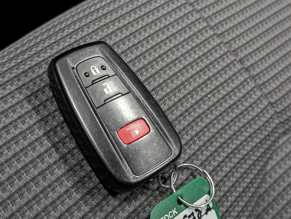 Toyota Highlander L / Traction avant 2020 à Sherbrooke, Québec - 18 - w1024h768px