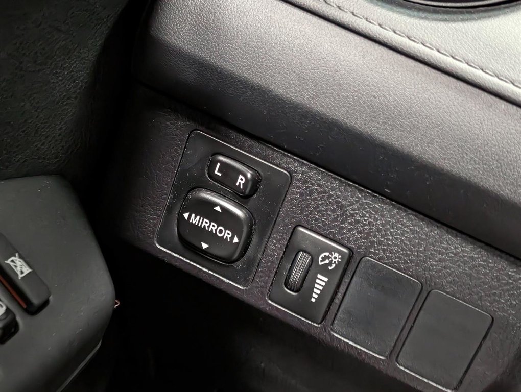 2016 Toyota RAV4 FWD LE in Sherbrooke, Quebec - 18 - w1024h768px