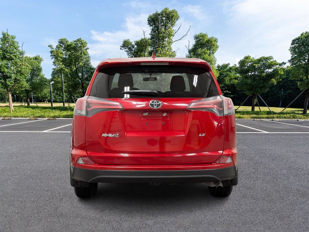 2016 Toyota RAV4 FWD LE in Sherbrooke, Quebec - 5 - w1024h768px