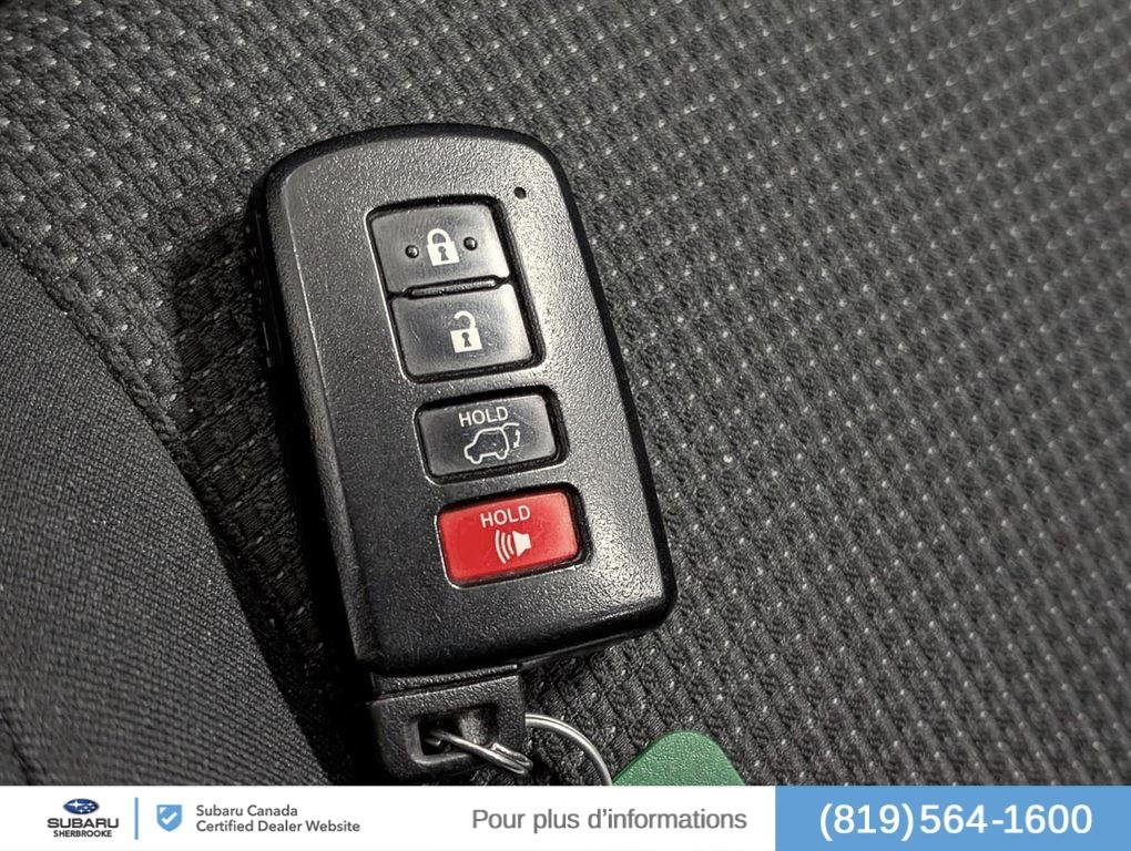 Toyota RAV4 XLE/FWD 2018 à Sherbrooke, Québec - 23 - w1024h768px