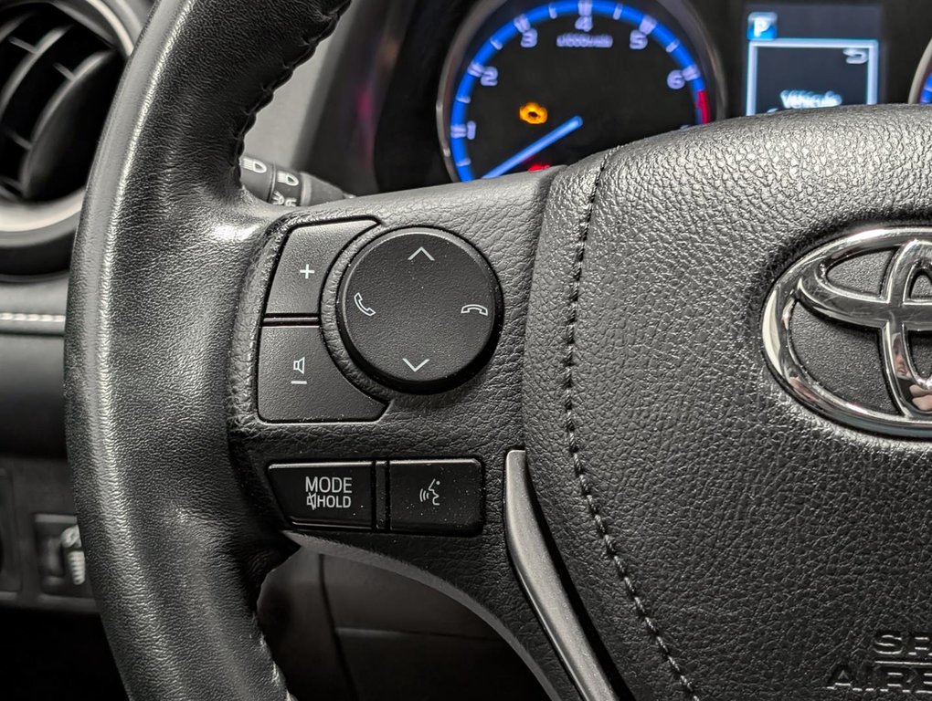 2018 Toyota RAV4 FWD XLE in Sherbrooke, Quebec - 19 - w1024h768px