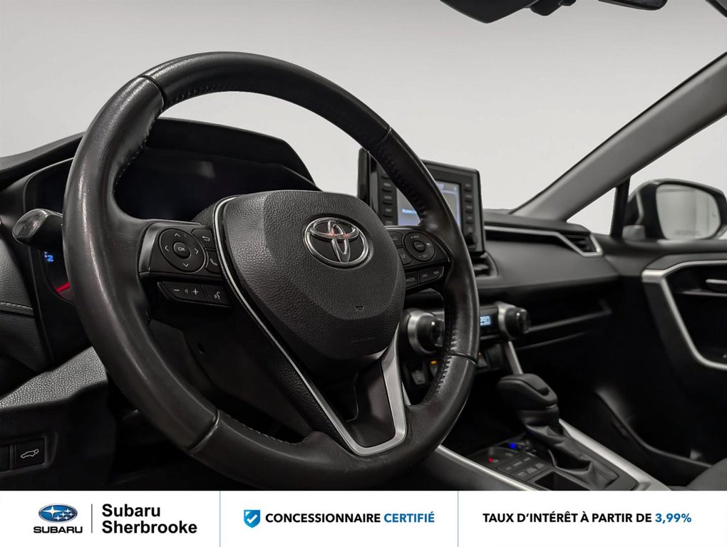 Toyota RAV4 AWD/XLE 2019 à Sherbrooke, Québec - 7 - w1024h768px
