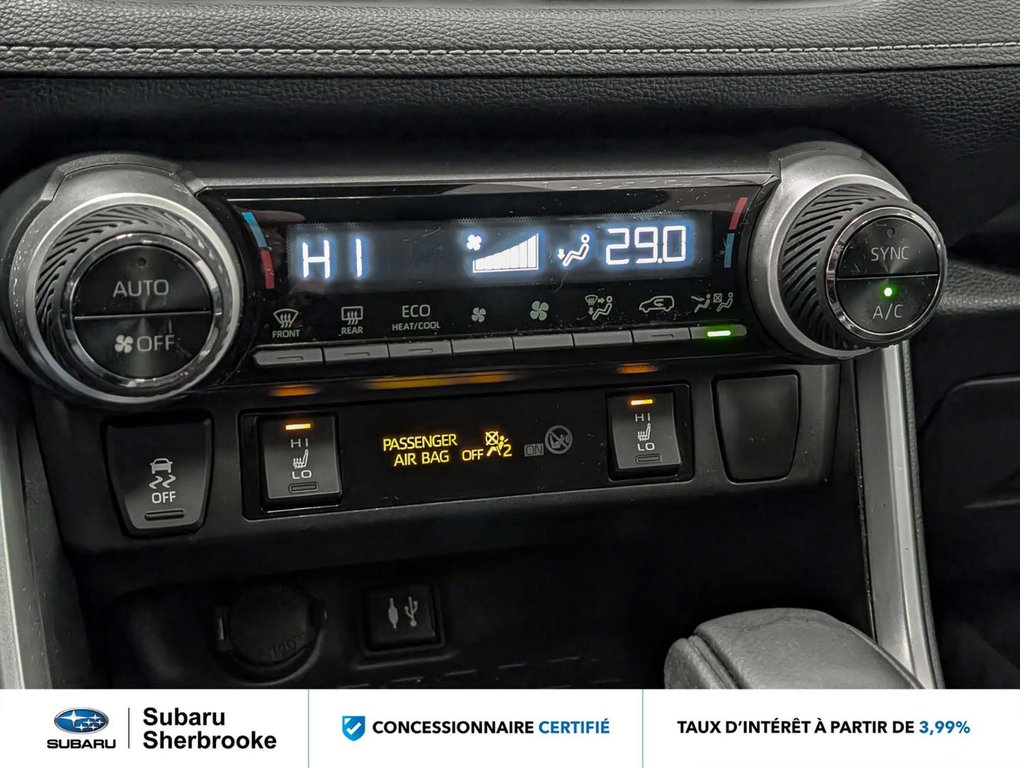 Toyota RAV4 AWD/XLE 2019 à Sherbrooke, Québec - 13 - w1024h768px