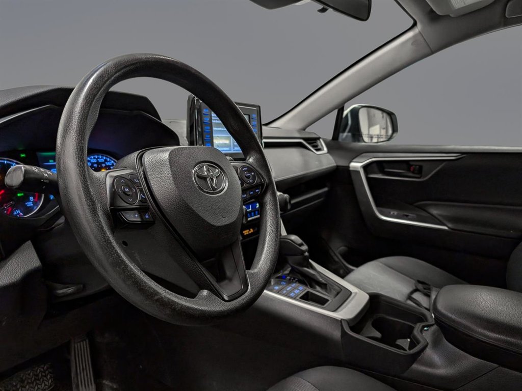 2020 Toyota RAV4 LE AWD in Sherbrooke, Quebec - 6 - w1024h768px