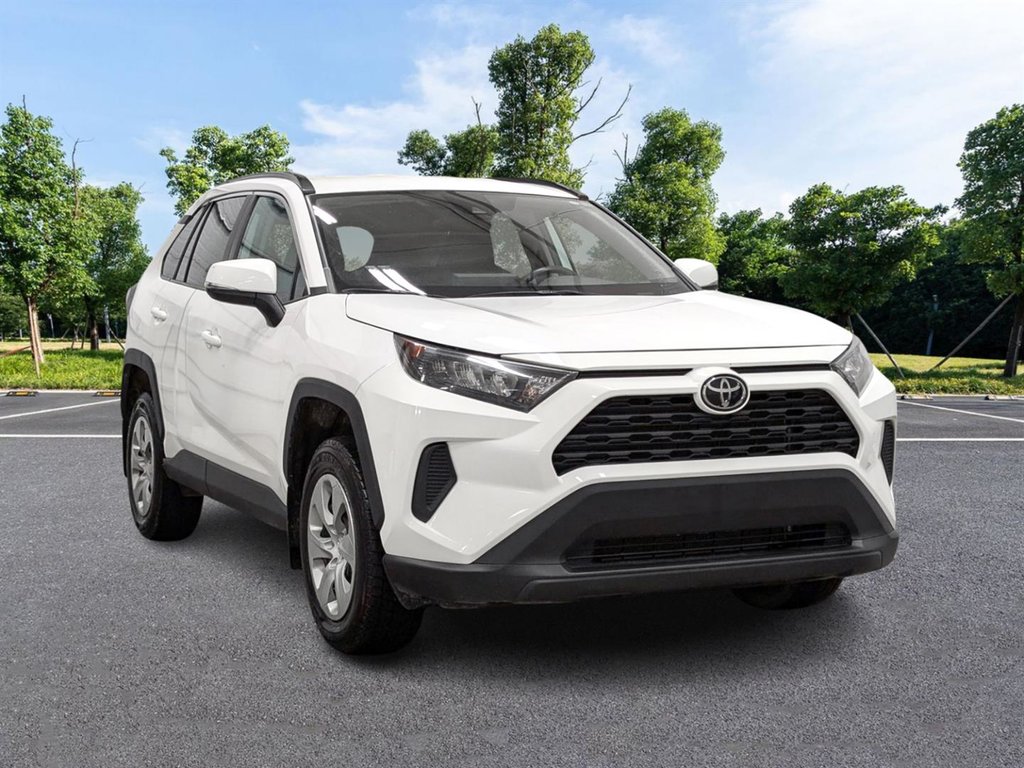 2020 Toyota RAV4 LE AWD in Sherbrooke, Quebec - 2 - w1024h768px