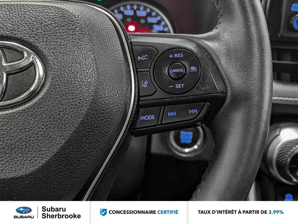 Toyota RAV4 XLE AWD 2020 à Sherbrooke, Québec - 14 - w1024h768px
