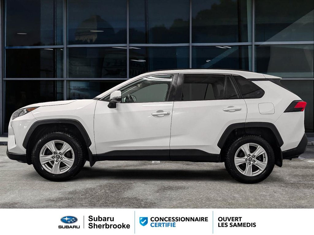 2020 Toyota RAV4 XLE/AWD in Sherbrooke, Quebec - 3 - w1024h768px