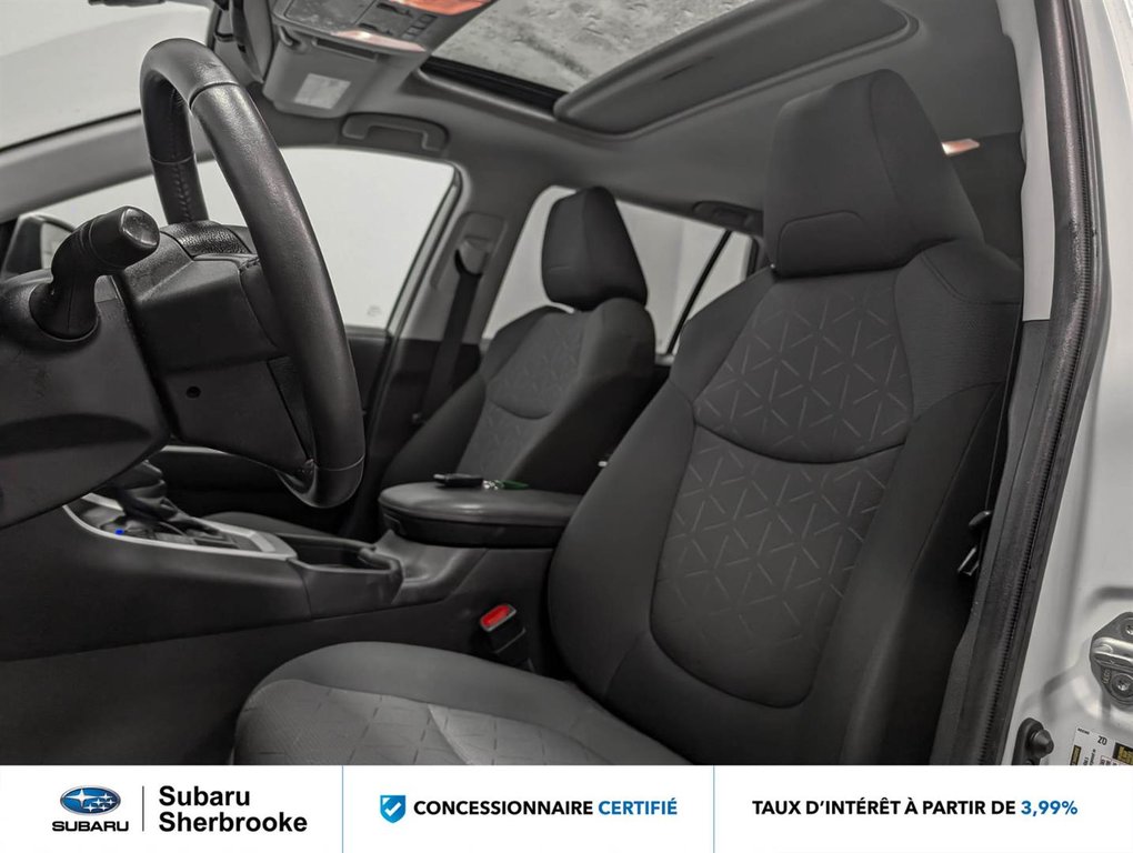 Toyota RAV4 XLE AWD 2020 à Sherbrooke, Québec - 8 - w1024h768px