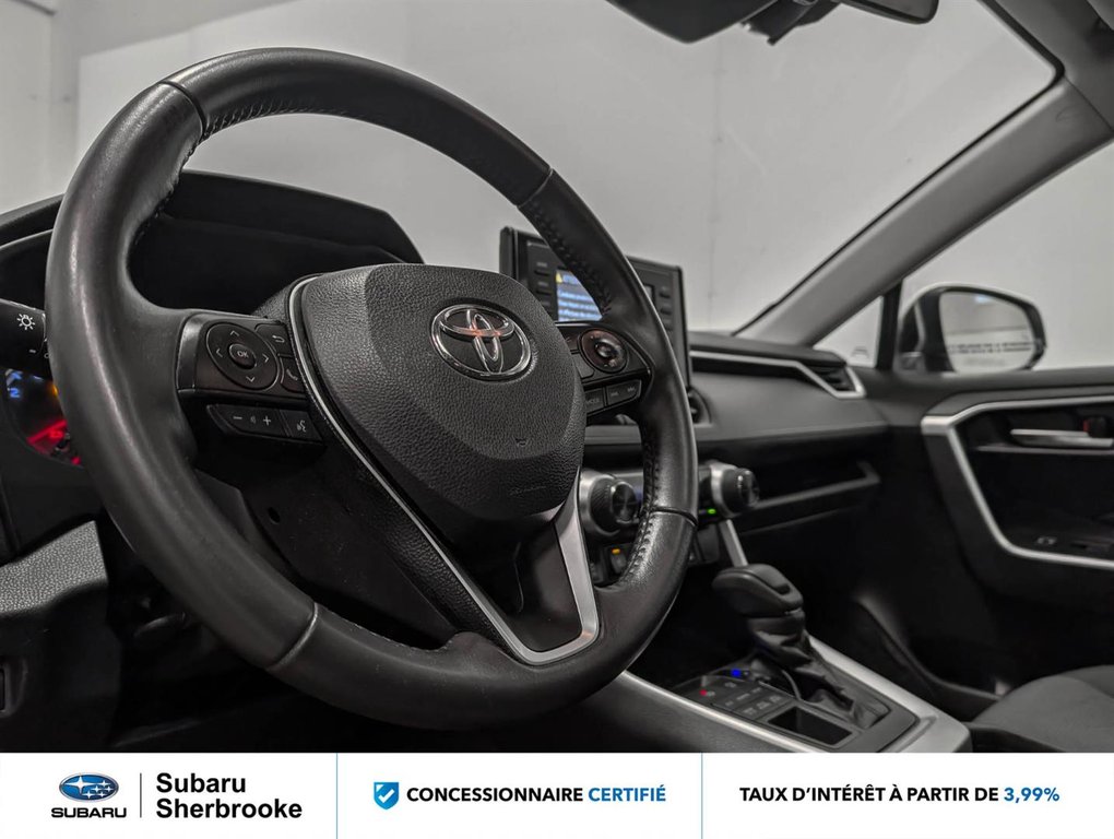 Toyota RAV4 XLE AWD 2020 à Sherbrooke, Québec - 7 - w1024h768px