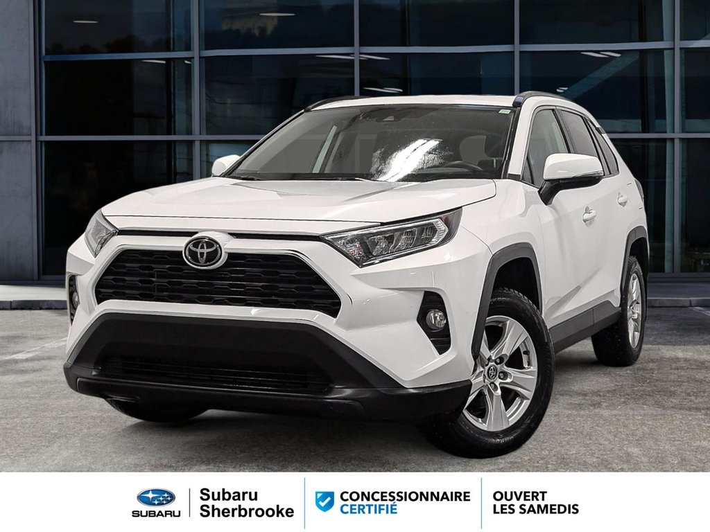 2020 Toyota RAV4 XLE/AWD in Sherbrooke, Quebec - 1 - w1024h768px