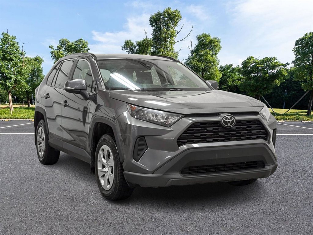 2021 Toyota RAV4 LE AWD in Sherbrooke, Quebec - 2 - w1024h768px