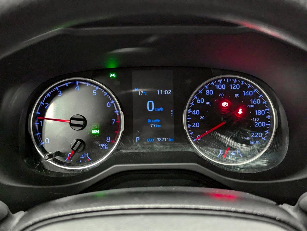 2021 Toyota RAV4 LE AWD in Sherbrooke, Quebec - 16 - w1024h768px