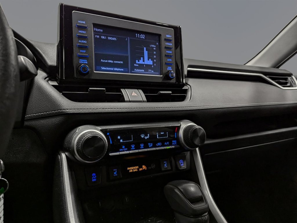 2021 Toyota RAV4 LE AWD in Sherbrooke, Quebec - 9 - w1024h768px