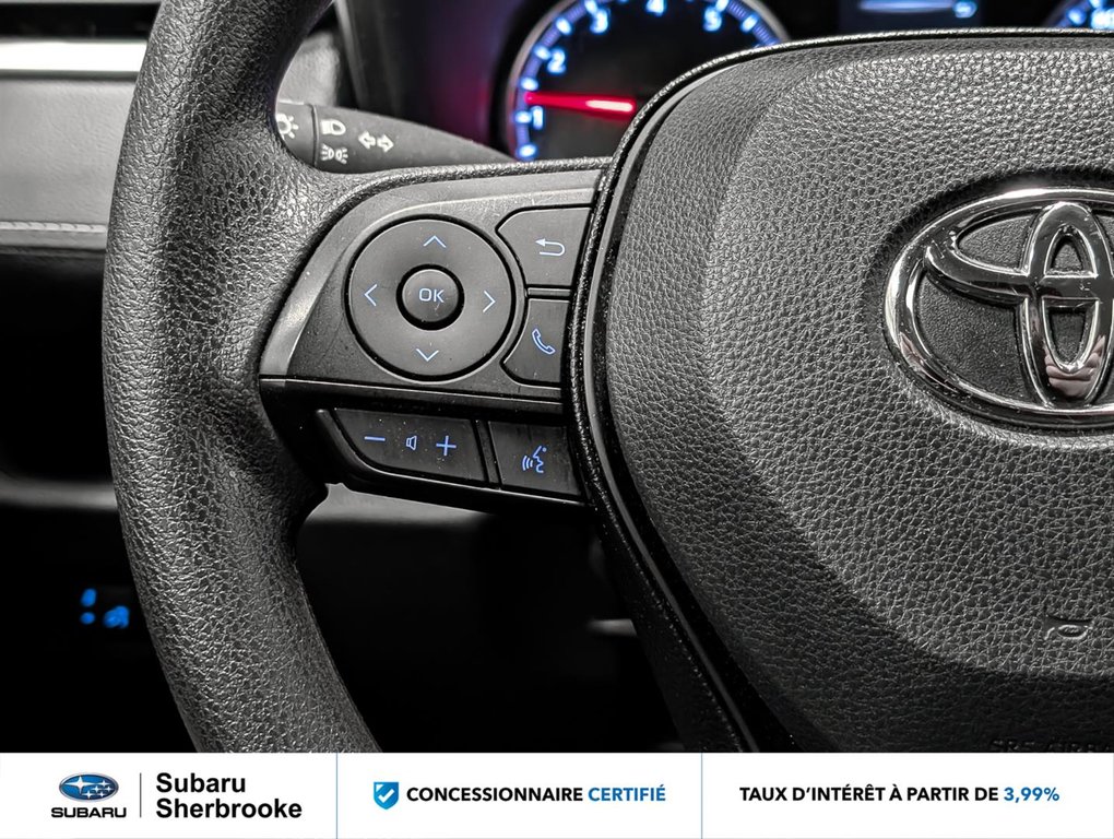 2021 Toyota RAV4 LE AWD in Sherbrooke, Quebec - 15 - w1024h768px
