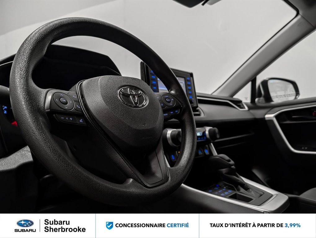2021 Toyota RAV4 LE AWD in Sherbrooke, Quebec - 7 - w1024h768px