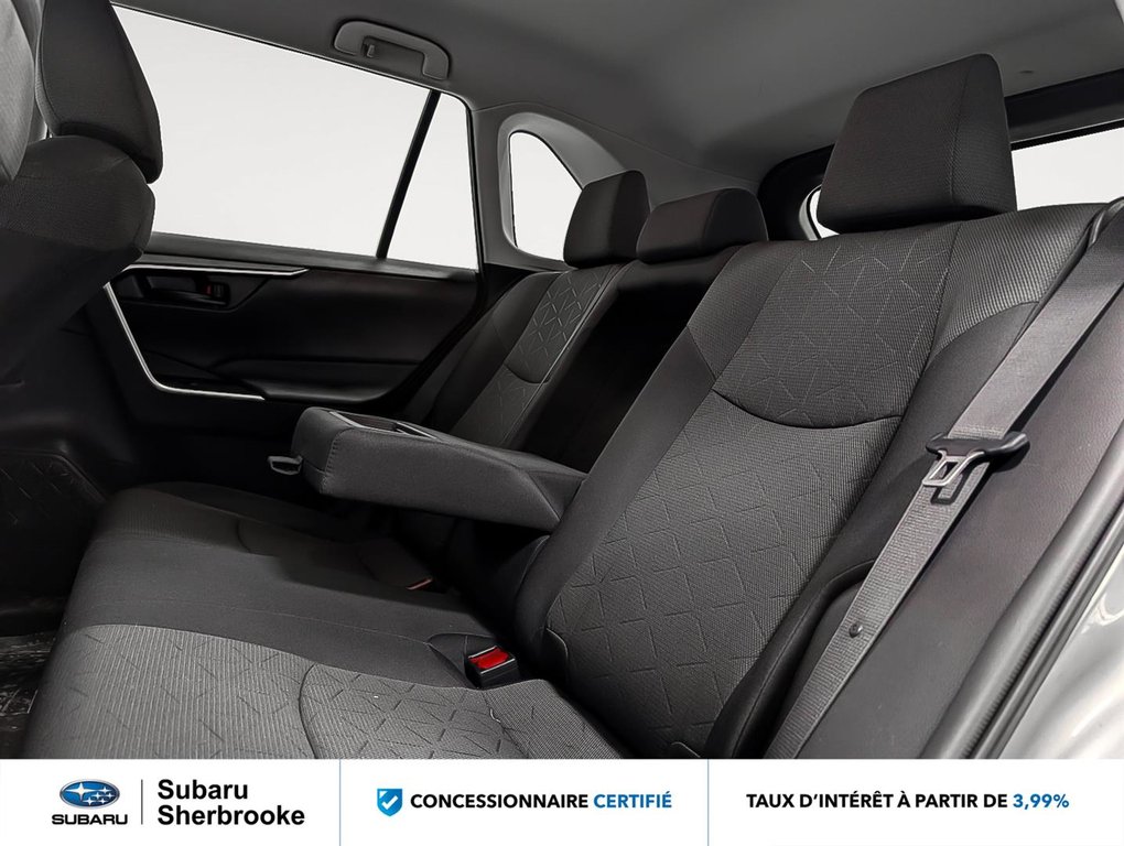2021 Toyota RAV4 LE AWD in Sherbrooke, Quebec - 9 - w1024h768px