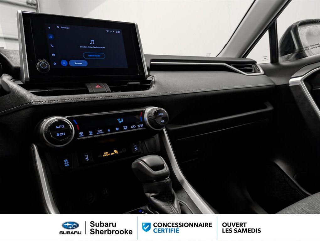 Toyota RAV4 HYBRID/LE/AWD 2023 à Sherbrooke, Québec - 10 - w1024h768px