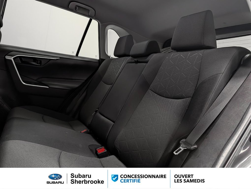 Toyota RAV4 HYBRID/LE/AWD 2023 à Sherbrooke, Québec - 9 - w1024h768px