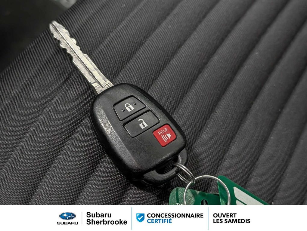 2018 Toyota Yaris Hatchback LE/hatchback in Sherbrooke, Quebec - 17 - w1024h768px