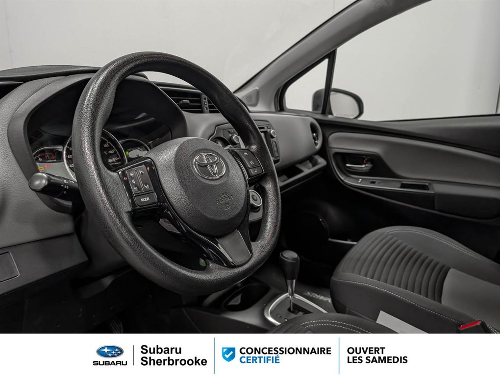 2018 Toyota Yaris Hatchback LE/hatchback in Sherbrooke, Quebec - 6 - w1024h768px