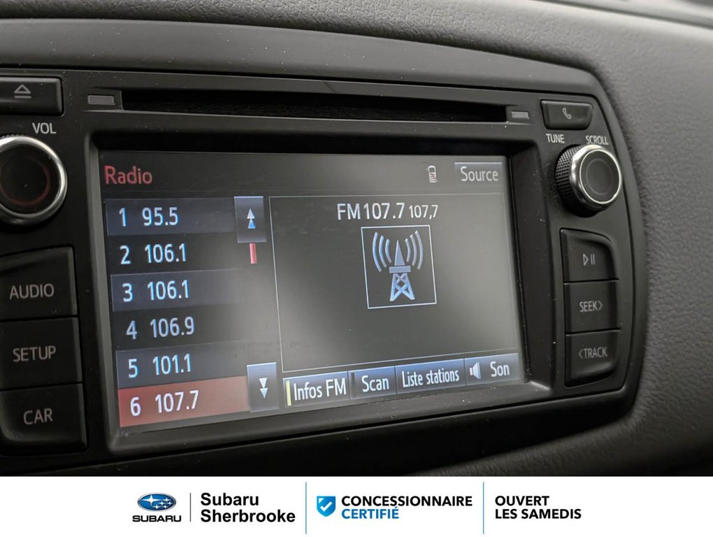 2018 Toyota Yaris Hatchback LE/hatchback in Sherbrooke, Quebec - 9 - w1024h768px