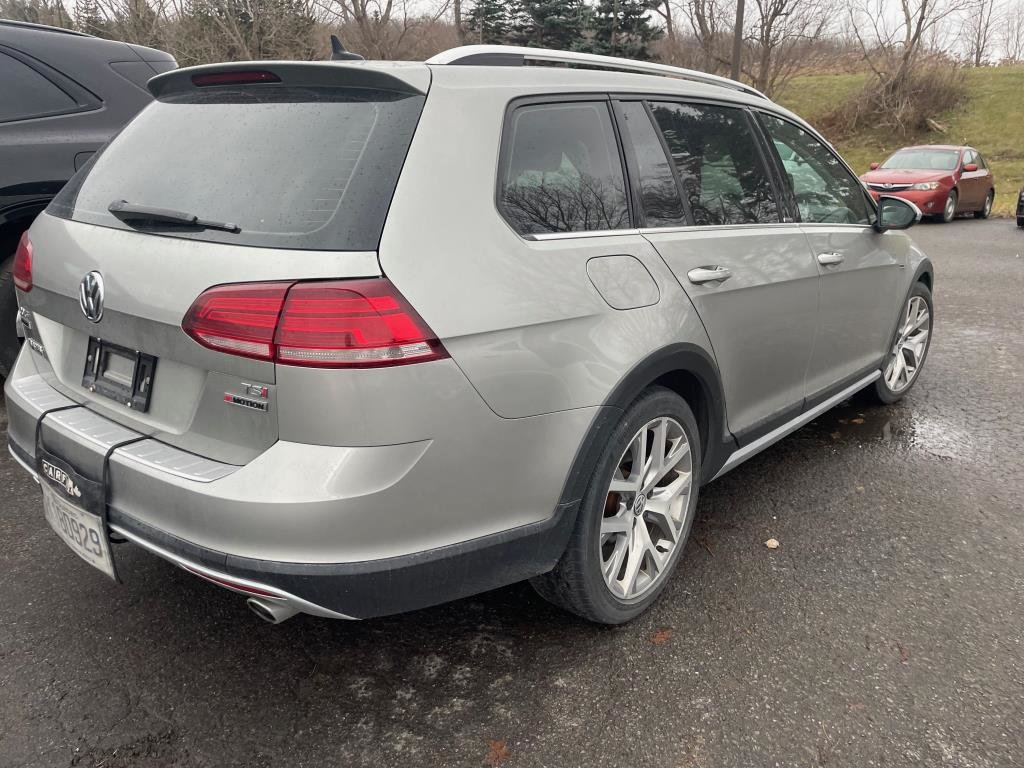 Volkswagen GOLF ALLTRACK  2018 à Quebec, Québec - 13 - w1024h768px