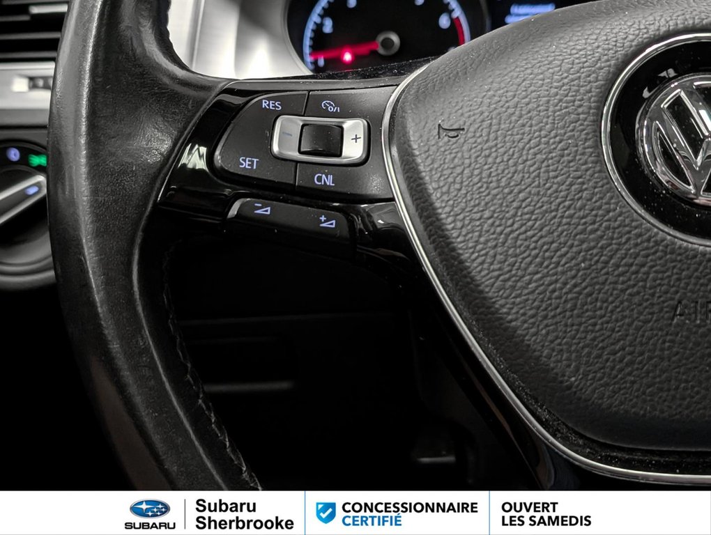 2017 Volkswagen Golf 5dr HB Auto 1.8 TSI in Sherbrooke, Quebec - 15 - w1024h768px