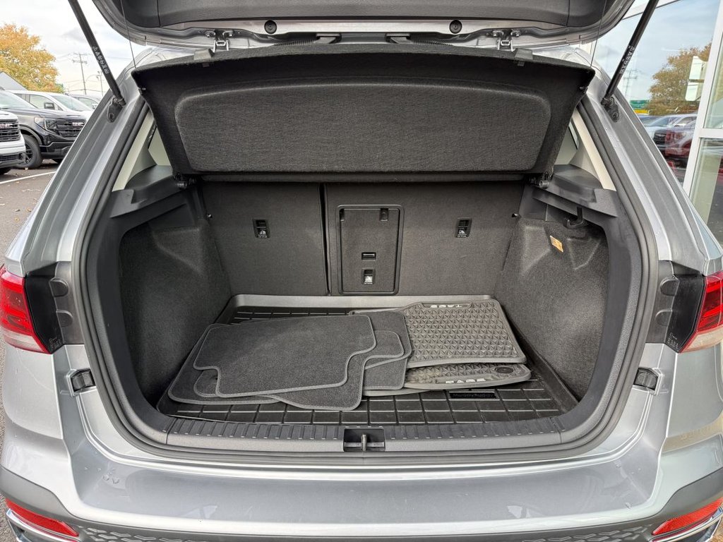 Volkswagen Taos Comfortline AWD 2023 à Québec, Québec - 25 - w1024h768px