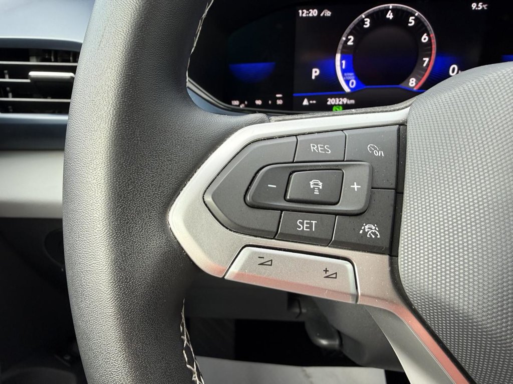 Volkswagen Taos Comfortline AWD 2023 à Québec, Québec - 14 - w1024h768px