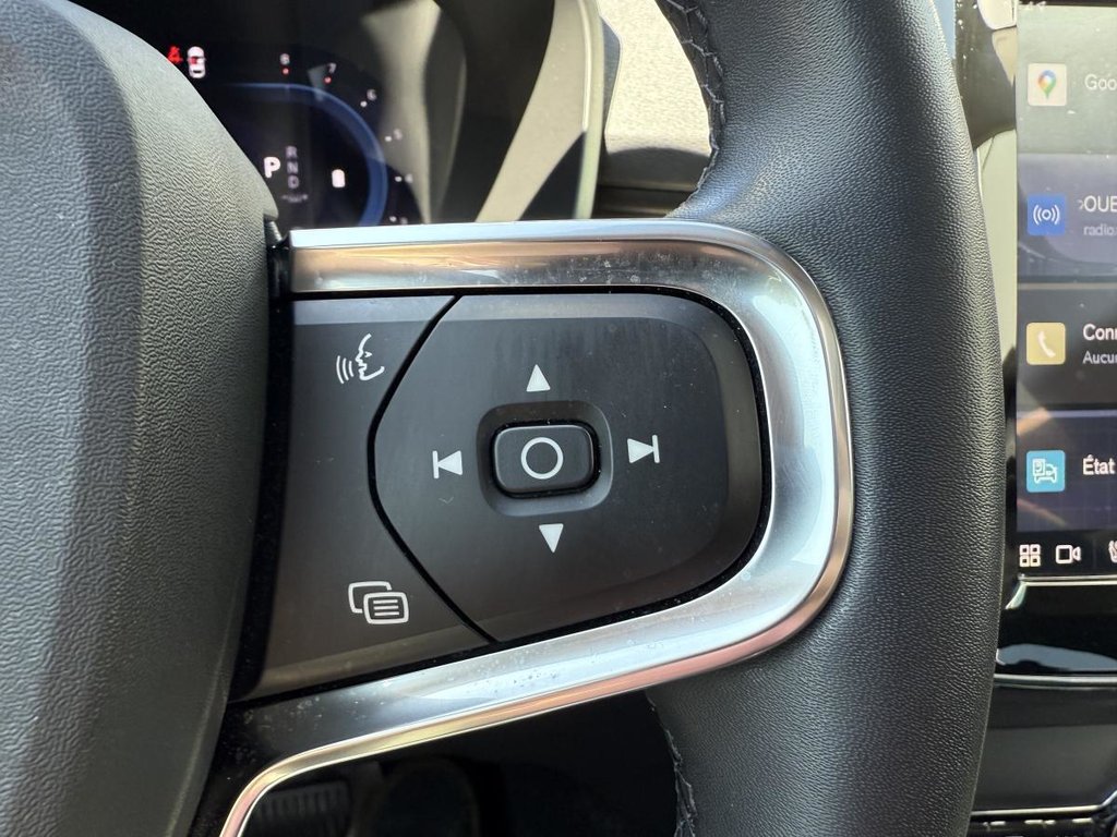Volvo XC40 Plus Dark B5 2023 à Quebec, Québec - 15 - w1024h768px