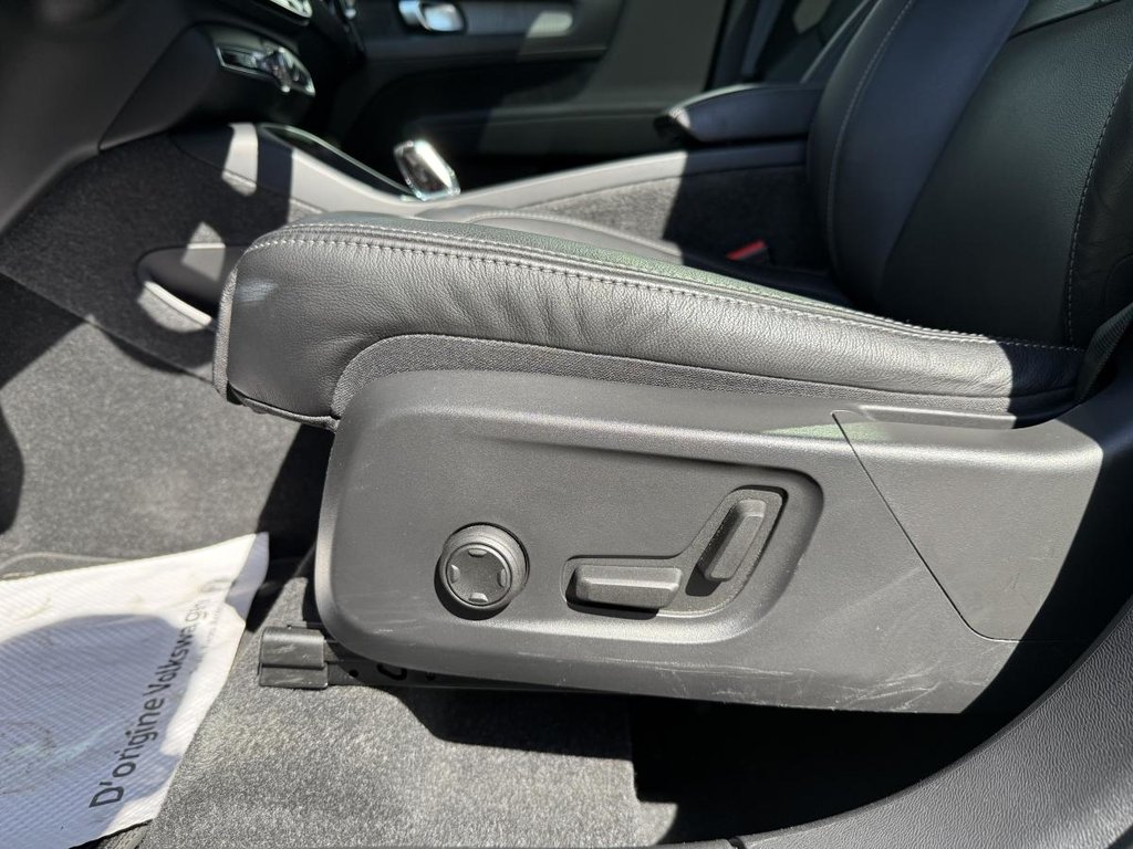 Volvo XC40 Plus Dark B5 2023 à Quebec, Québec - 23 - w1024h768px