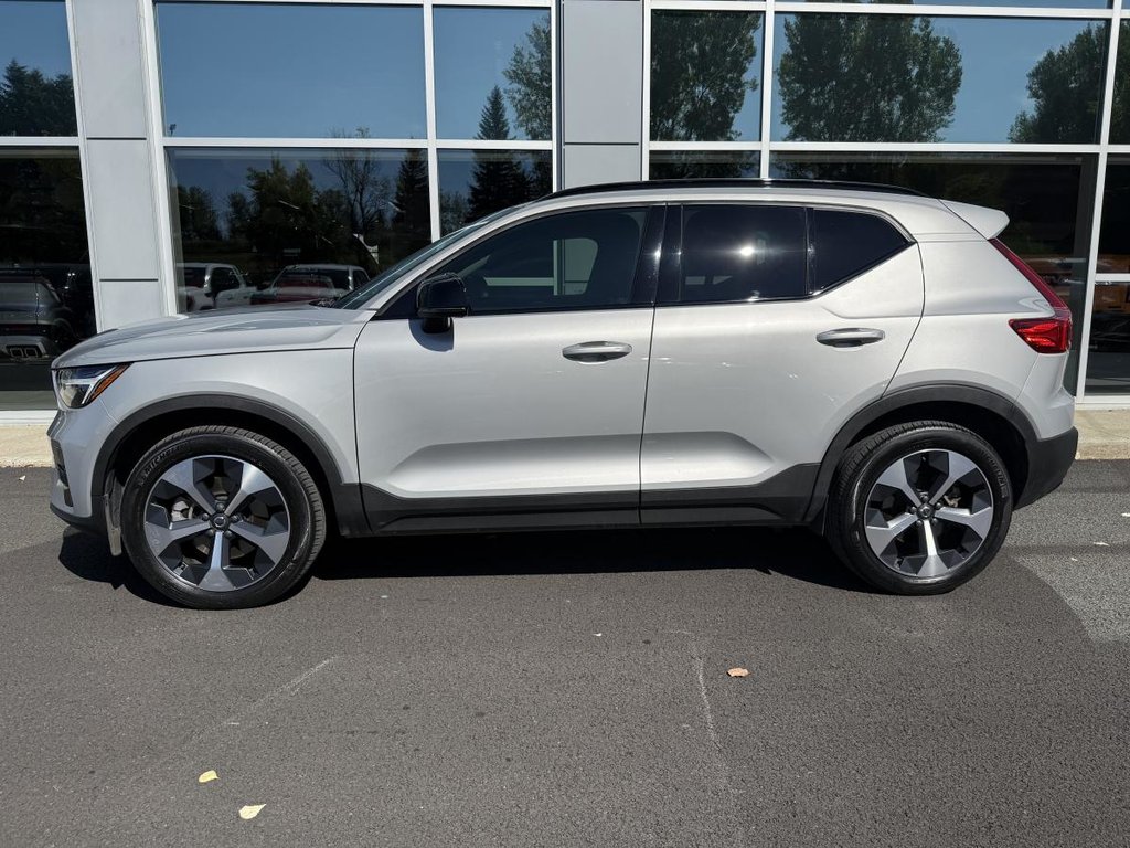 Volvo XC40 Plus Dark B5 2023 à Quebec, Québec - 7 - w1024h768px