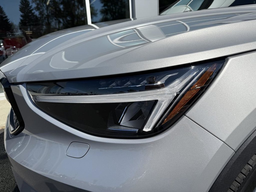 Volvo XC40 Plus Dark B5 2023 à Quebec, Québec - 9 - w1024h768px