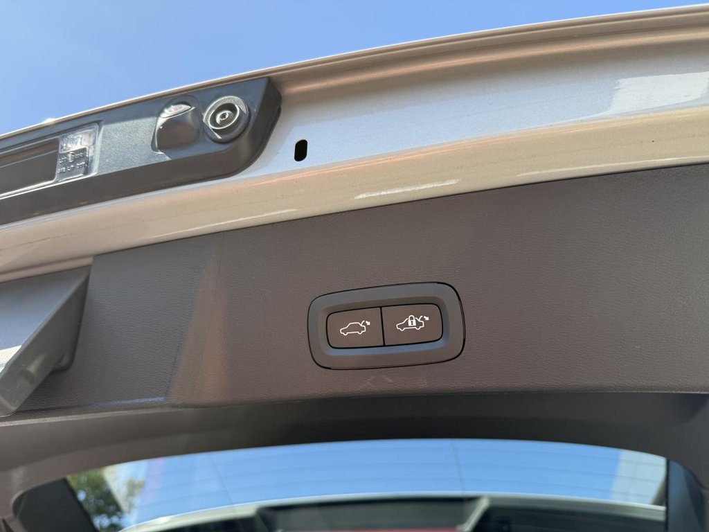 Volvo XC40 Plus Dark B5 2023 à Quebec, Québec - 28 - w1024h768px