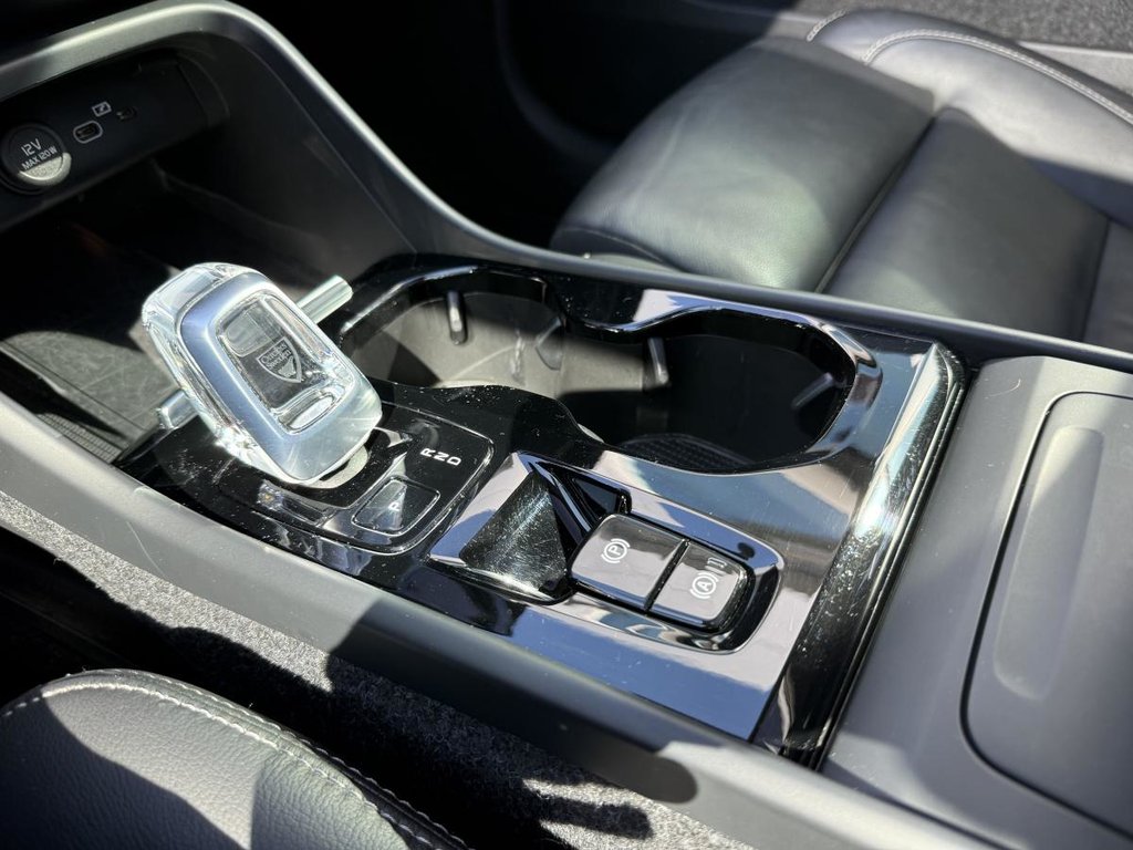 Volvo XC40 Plus Dark B5 2023 à Quebec, Québec - 21 - w1024h768px