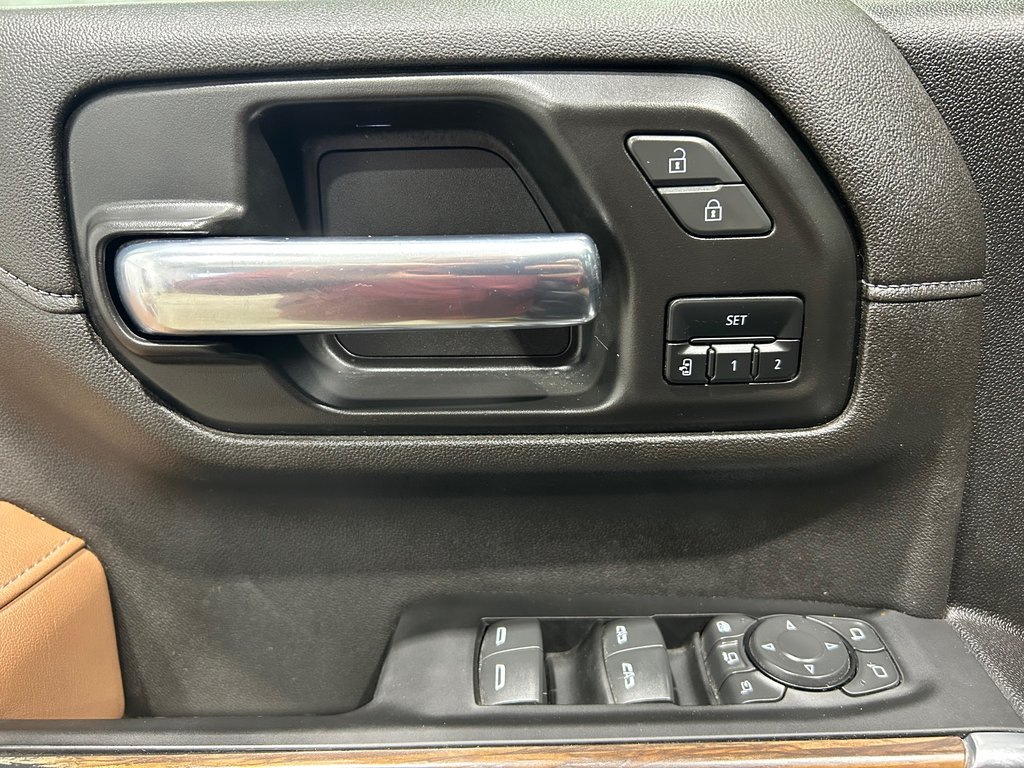 2022 Chevrolet SILVERADO 2500 High Country in Grand-Sault and Edmunston, New Brunswick - 11 - w1024h768px