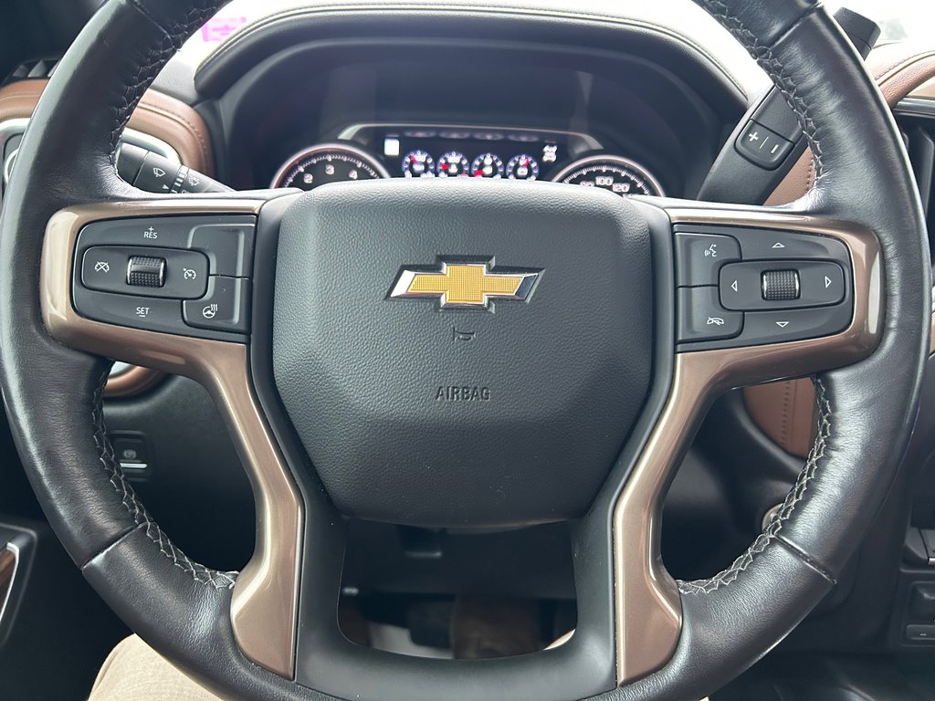 2022 Chevrolet SILVERADO 2500 High Country in Grand-Sault and Edmunston, New Brunswick - 13 - w1024h768px
