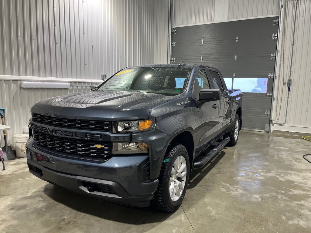 2021 Chevrolet SILVERADO K1500 CUSTOM Custom in Grand-Sault and Edmunston, New Brunswick - 1 - w1024h768px