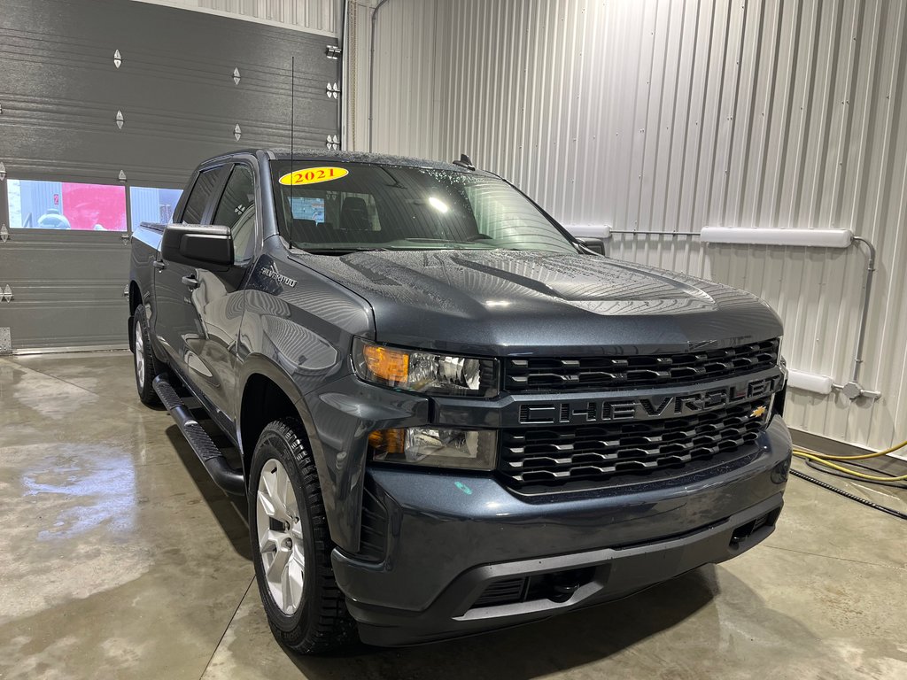 2021 Chevrolet SILVERADO K1500 CUSTOM Custom in Grand-Sault and Edmunston, New Brunswick - 2 - w1024h768px