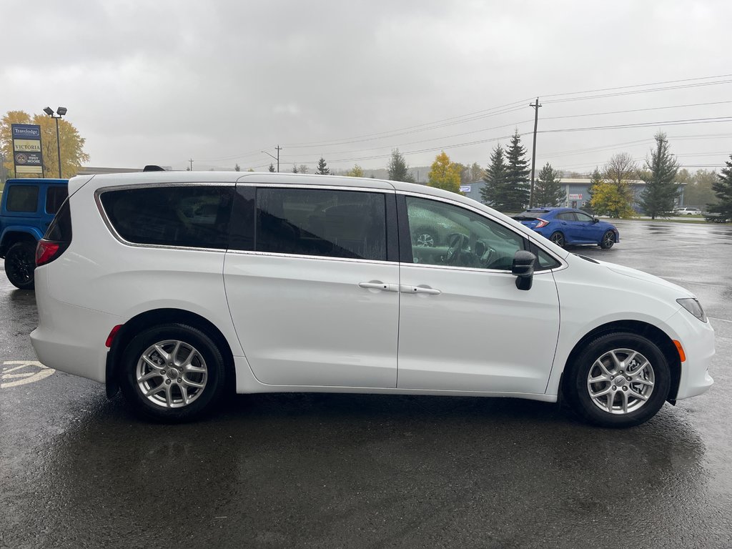 2024  Grand Caravan SXT in Grand-Sault and Edmunston, New Brunswick - 4 - w1024h768px