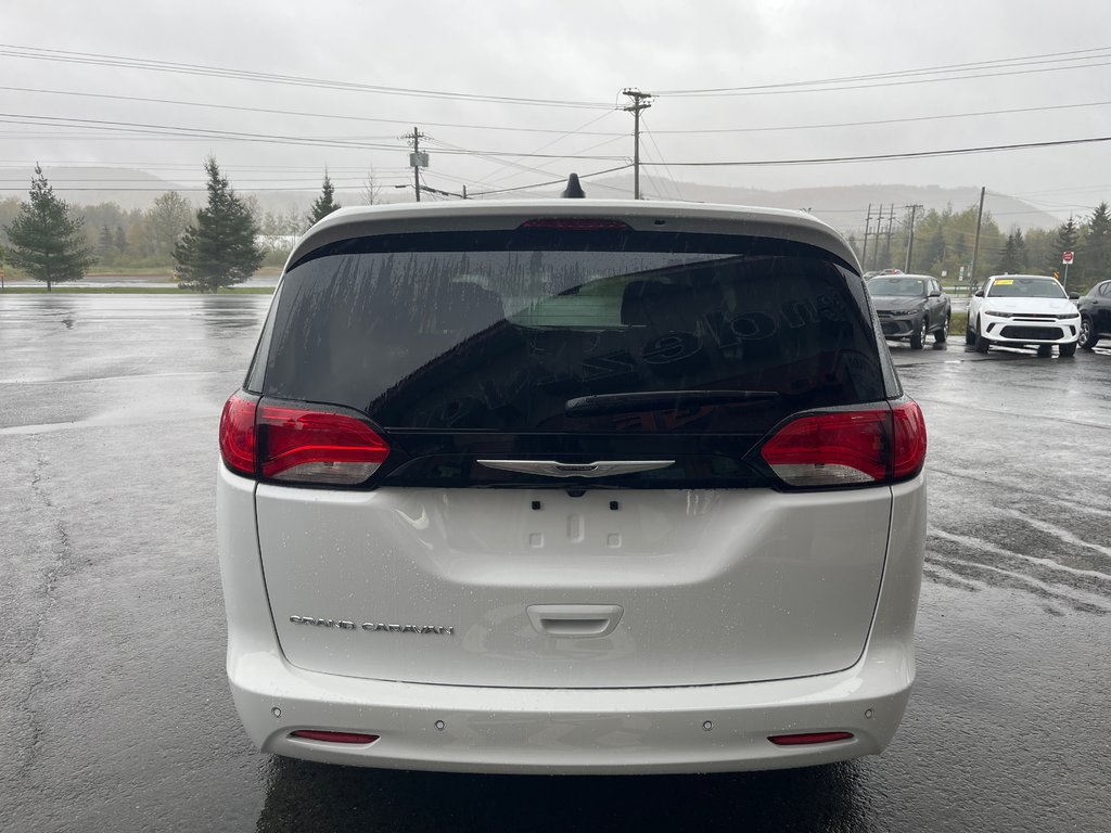 2024  Grand Caravan SXT in Grand-Sault and Edmunston, New Brunswick - 6 - w1024h768px