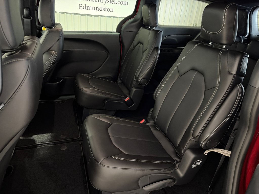 2026 Chrysler Grand Caravan SXT in Grand-Sault and Edmunston, New Brunswick - 9 - w1024h768px