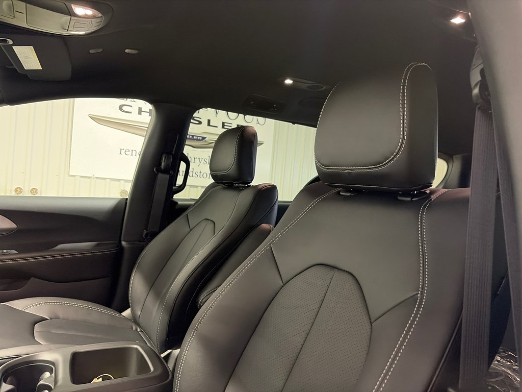 2026 Chrysler Grand Caravan SXT in Grand-Sault and Edmunston, New Brunswick - 12 - w1024h768px