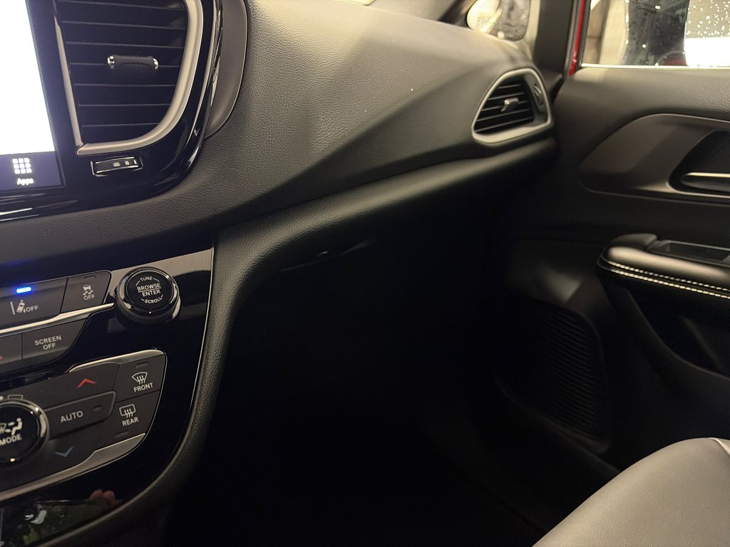 2026 Chrysler Grand Caravan SXT in Grand-Sault and Edmunston, New Brunswick - 16 - w1024h768px