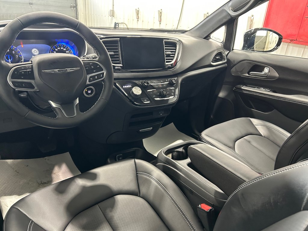 2026 Chrysler Grand Caravan SXT in Grand-Sault and Edmunston, New Brunswick - 7 - w1024h768px