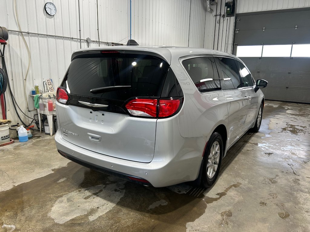 2026 Chrysler Grand Caravan SXT in Grand-Sault and Edmunston, New Brunswick - 4 - w1024h768px