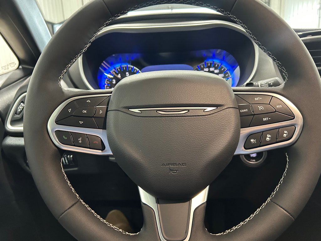 2027 Chrysler Grand Caravan SXT in Grand-Sault and Edmunston, New Brunswick - 11 - w1024h768px