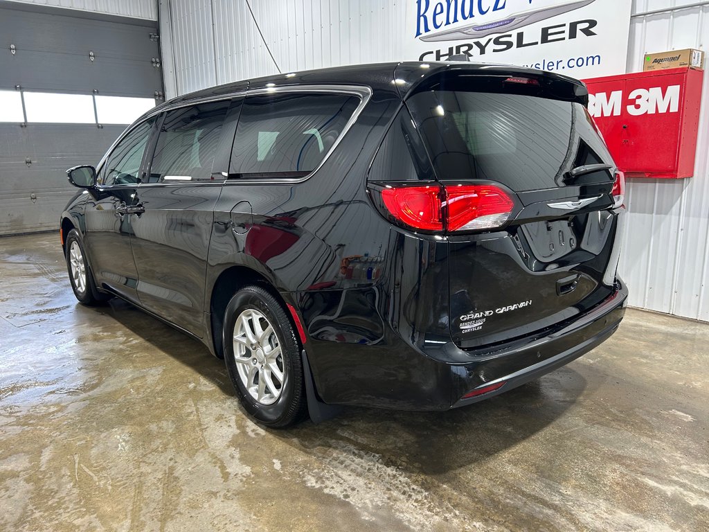 2027 Chrysler Grand Caravan SXT in Grand-Sault and Edmunston, New Brunswick - 6 - w1024h768px