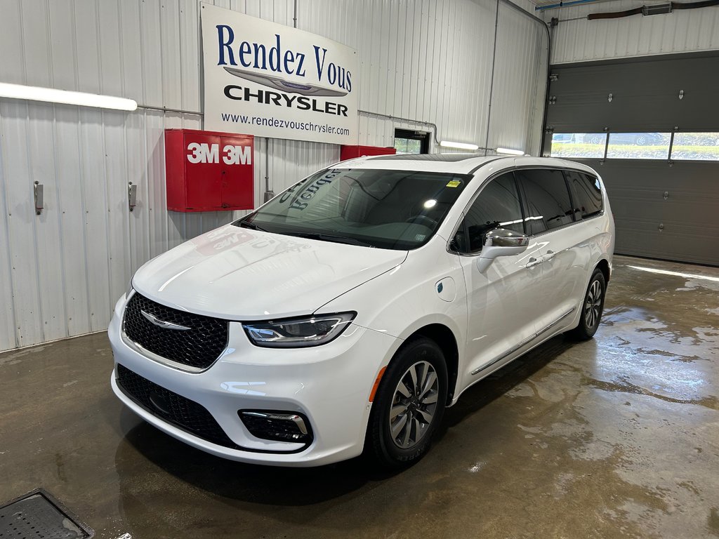 Chrysler Pacifica Hybrid LIMITED 2022 à Grand-Sault et Edmunston, Nouveau-Brunswick - 1 - w1024h768px