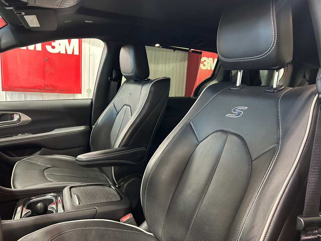 2024 Chrysler PACIFICA HYBRID PREMIUM S APPEARANCE in Grand-Sault and Edmunston, New Brunswick - 10 - w1024h768px